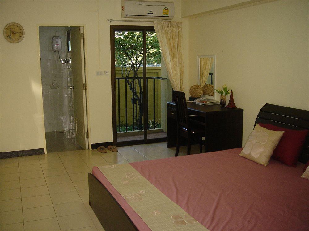 The European Place Bangkok Eksteriør billede